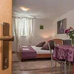 Apartament Mare *